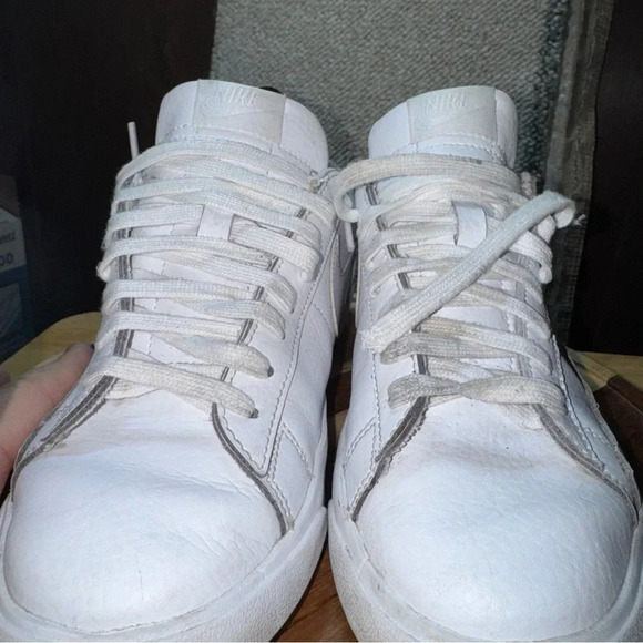 Blazer Low LE 'Triple White'  AQ3597-100 Men Size 9 - Picture 4 of 7